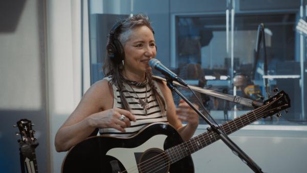KT TUNSTALL LIVE MATT PINFIELD 5 06 00 26 11 02